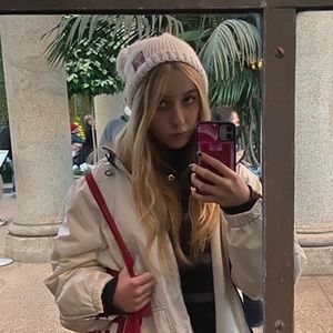 Meet your Posher, Alivia